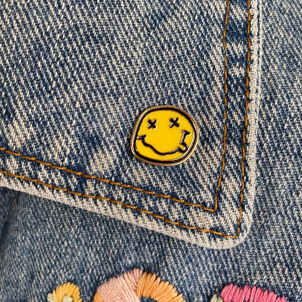 Nirvana Yellow Smiley Face Pin / Grunge / Music